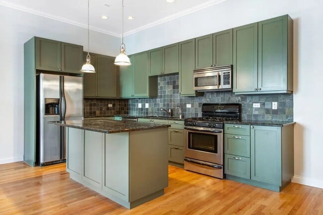 Foto del edificio - 1555 N Wood St