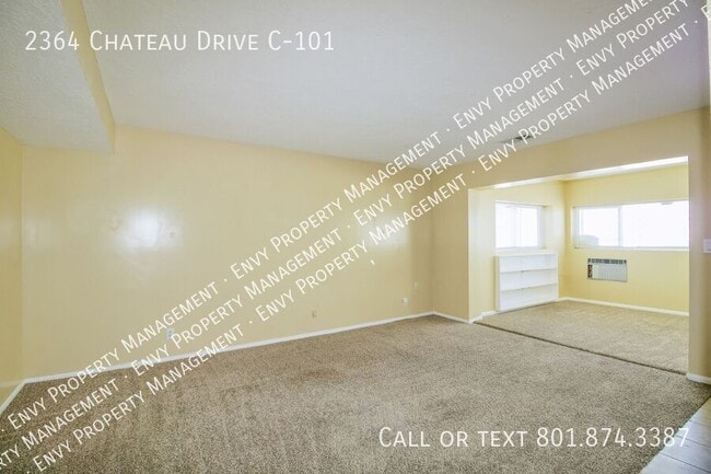 Building Photo - 2364 Chateau Dr