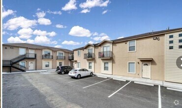 Building Photo - 512 Center Way