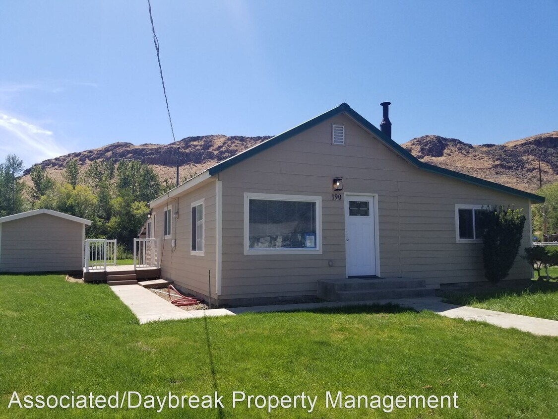 3 br, 1.5 bath House 190 Klockhamer House Rental in Naches, WA