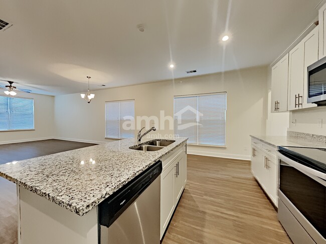 Foto del edificio - 5206 Tupelo St