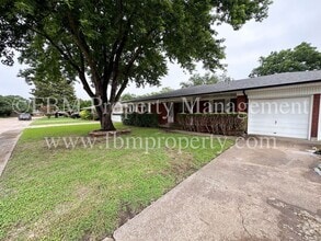 Building Photo - 1608 Hill Ln