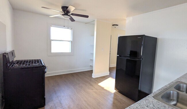 Building Photo - 1302 Williams, 3 bedroom remodeled house