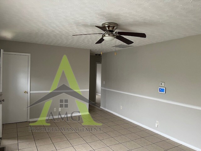 Foto del edificio - 4111 Arborcrest Dr