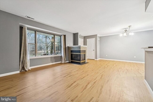 Foto del edificio - 606 Oswego Ct