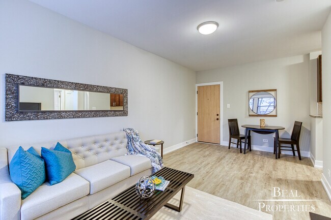Foto del edificio - 700 W Brompton Ave