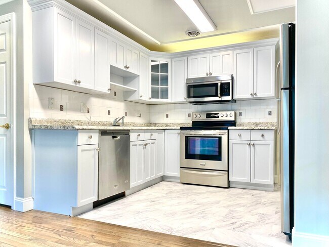 Foto del edificio - 2bed unit in Watertown is available in9/1