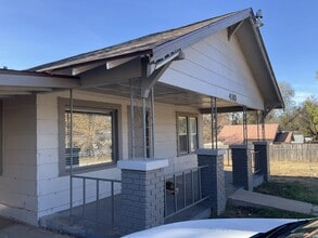 Building Photo - 410 W Pine Ave