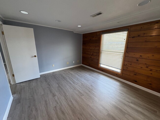 Foto del edificio - 661 Reynoldswood Rd