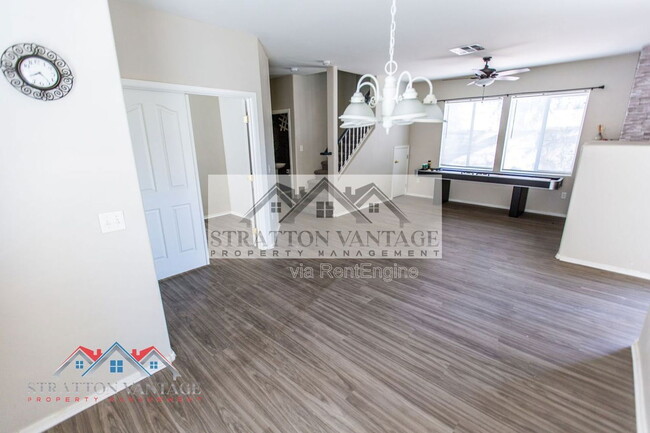 Building Photo - 2185 N Mosley Dr