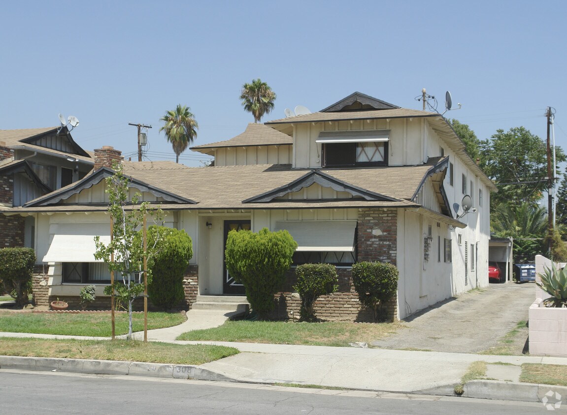 Primary Photo - 308 N 1st St