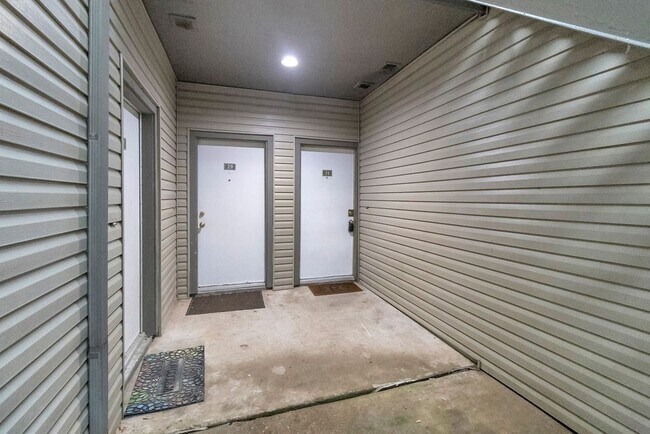 Foto del edificio - 9707 Richmond Ave.