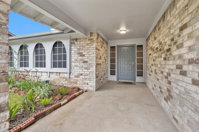 Foto del edificio - 16327 Green Shade Dr