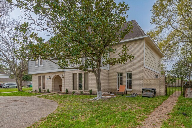 Foto del edificio - 4015 Black Locust Dr