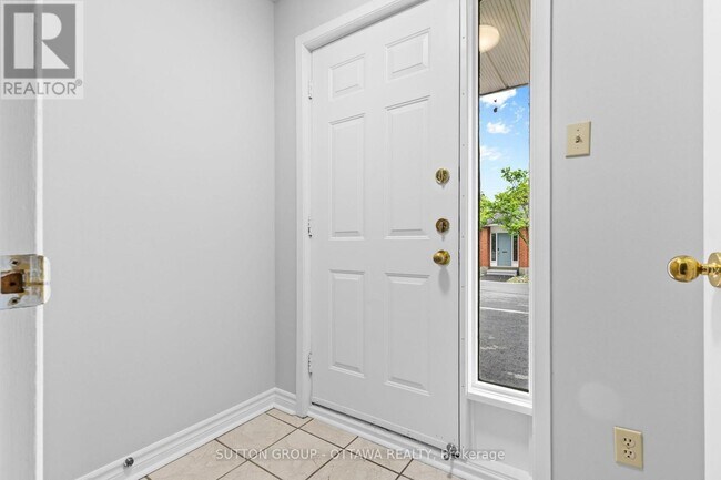 Building Photo - 162 Rushford Private