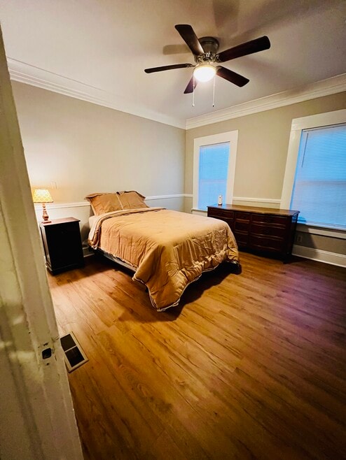 Building Photo - 2077 Cascade Rd SW