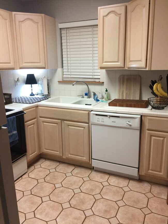 Building Photo - 274 Bayou Cir