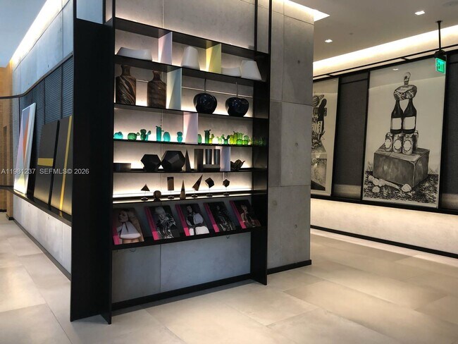 Foto del edificio - 121 NE 34th St