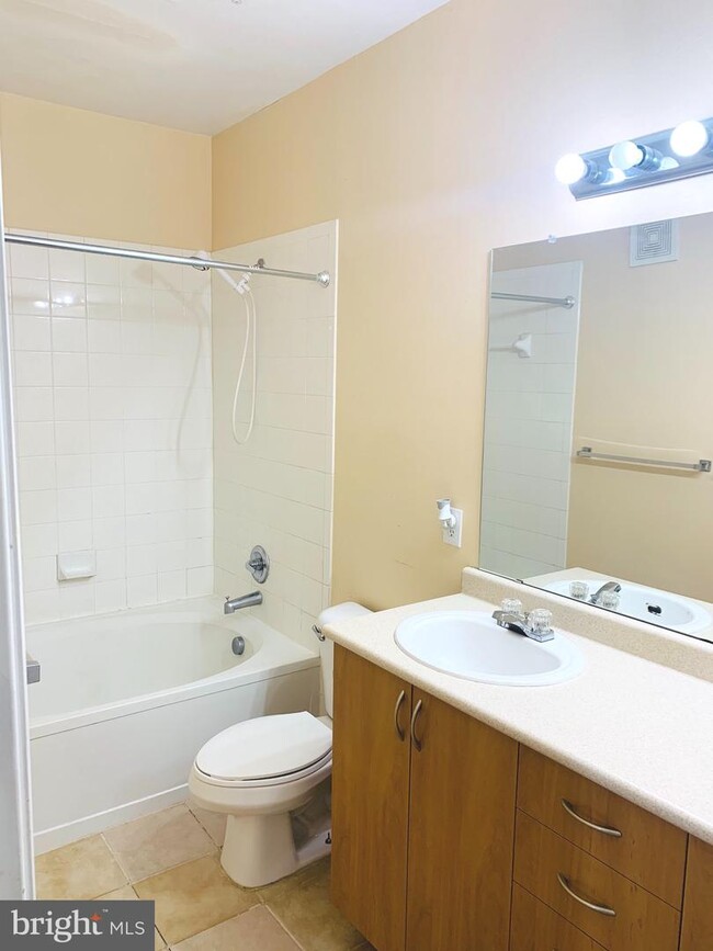 Building Photo - 13504 Derry Glen Ct
