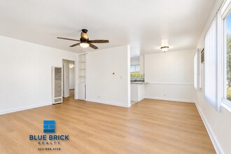 Building Photo - 12805 Vanowen St