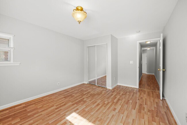 Building Photo - 1440 W Grange Ave