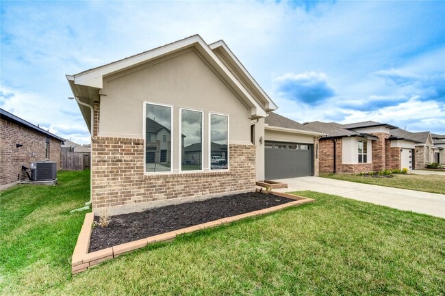 Foto del edificio - 22534 Petrizzi Ln