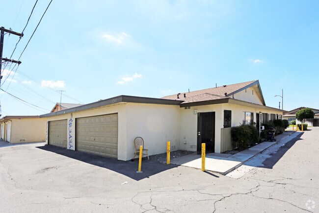 Building Photo - 1041 N Shattuck Pl