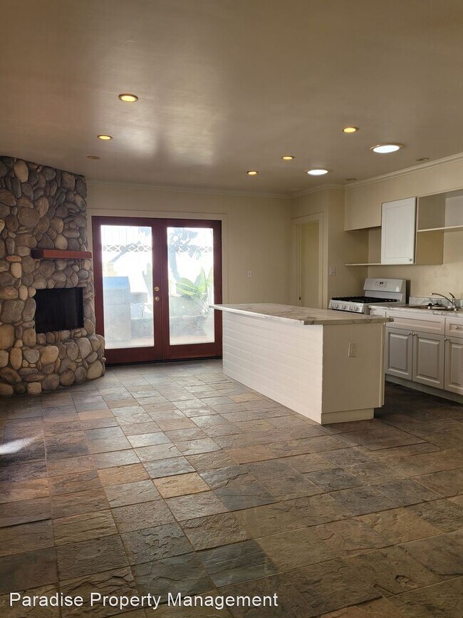 Building Photo - 3 br, 1.5 bath House - 111 Santa Rosa Ave.
