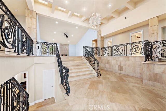 Building Photo - 24 Narbonne