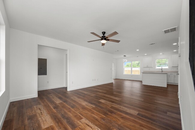 Building Photo - 121 Mullican St