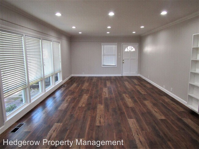 Building Photo - 2 br, 1.5 bath Apartment - 2041 First Street