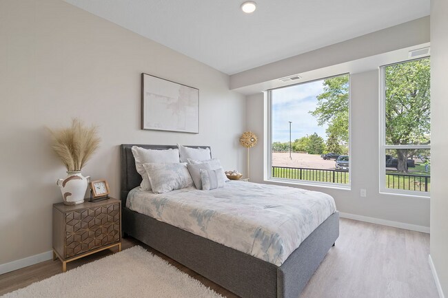 Foto del edificio de The Townline, Minnetonka, MN (1) - Townline Apartments