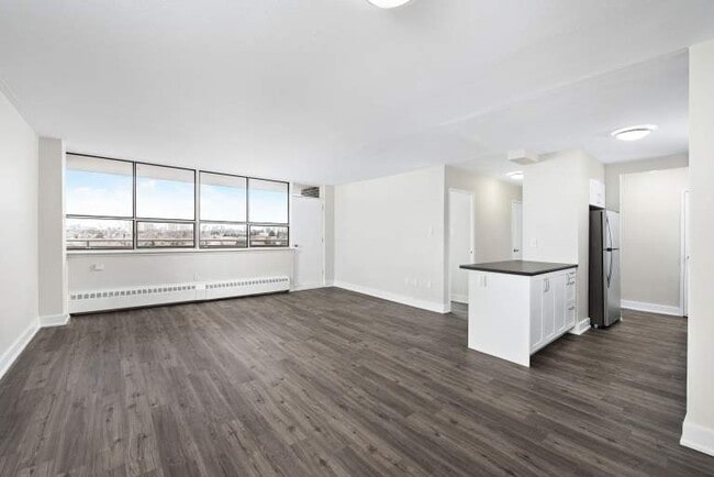 Building Photo - 3390 Keele St