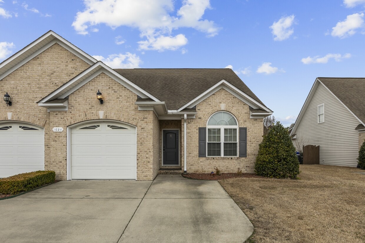 Photo - 1624 Brook Hollow Dr (Greenville, NC)