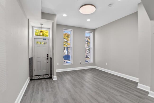 Building Photo - 1108 S Carey St