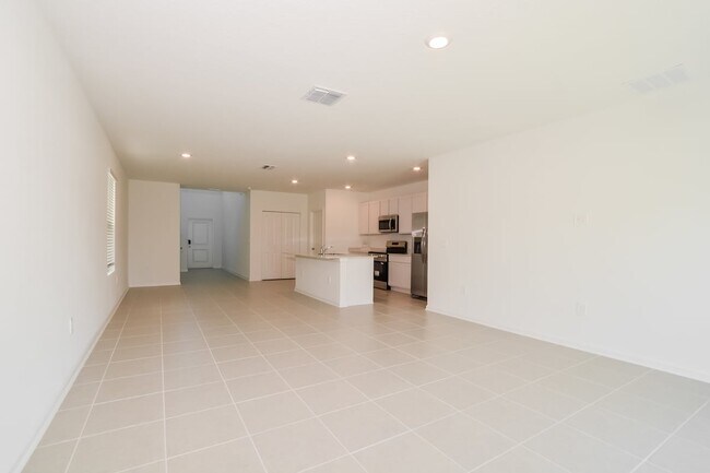 Foto del edificio - 1538 Jessica Blvd