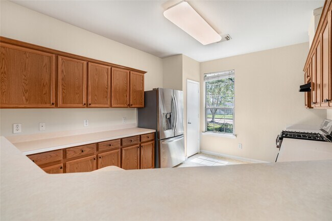 Foto del edificio - 2235 Rocky Hollow Ln