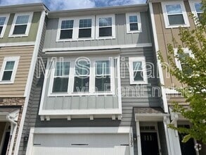 Building Photo - 1105 Commack Dr