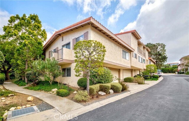 Foto principal - 28200 Ridgefern Ct