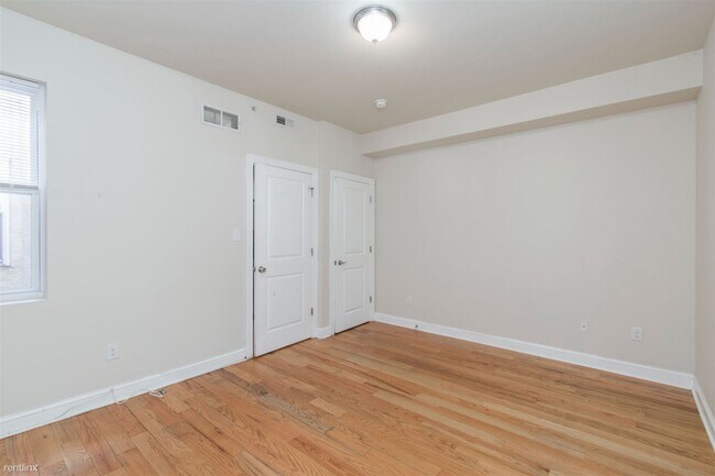 Building Photo - 5 br, 2 bath Duplex - 2043 N GRATZ ST Unit B