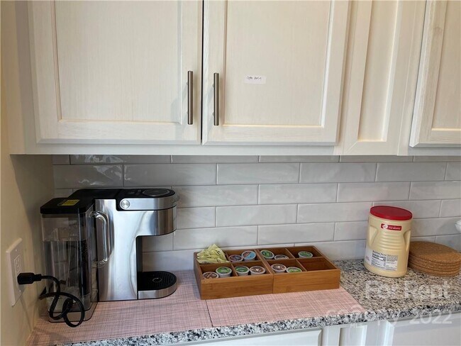 Foto del edificio - 7315 Heronwood Ln