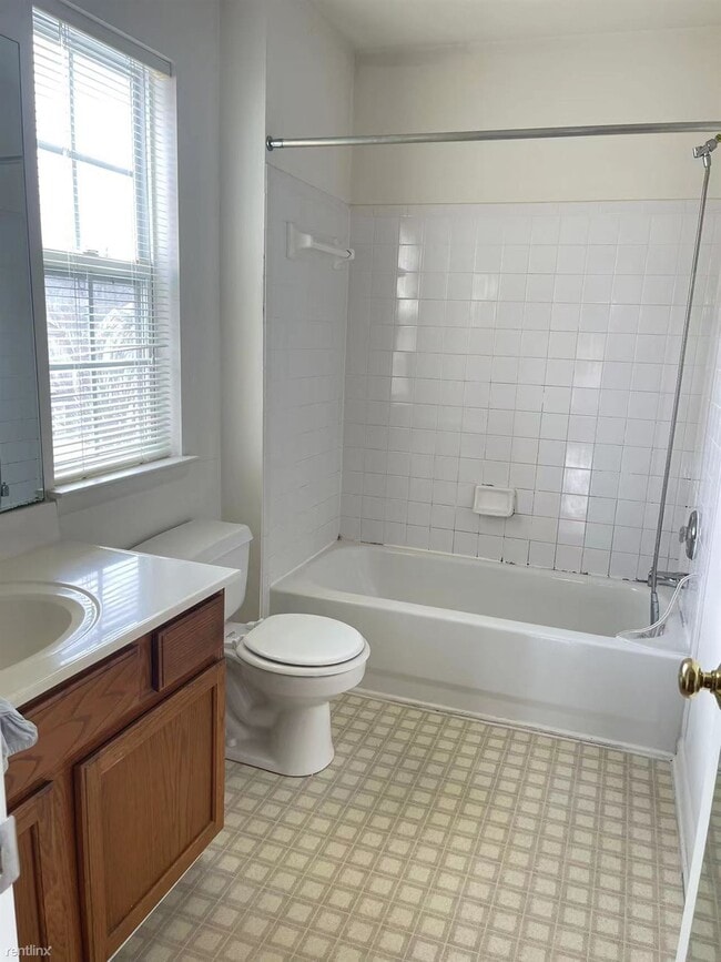 Building Photo - 2 br, 2.5 bath House - 18102 Royal Bonnet ...