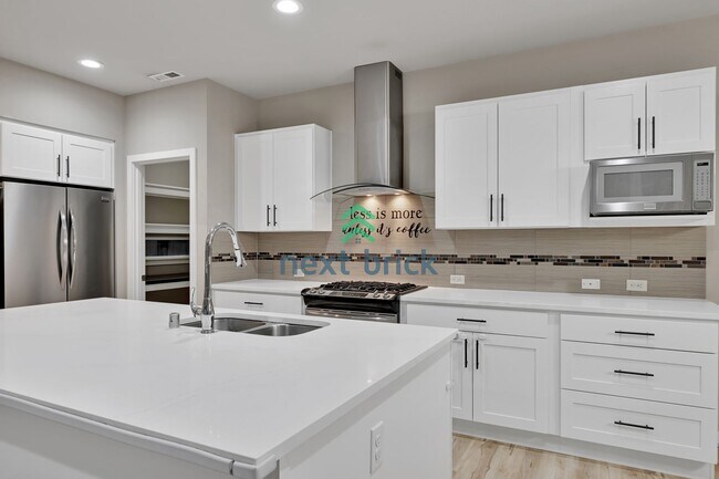 Foto del edificio - 3 BED & 2.5 BATH SINGLE FAMILY HOUSE FOR RENT