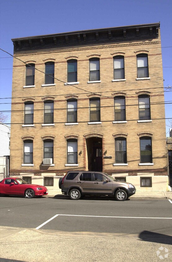 Building Photo - 63-65 W 21st St
