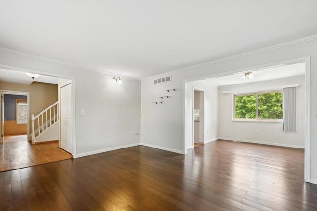 Building Photo - 7302 Parkway Ct