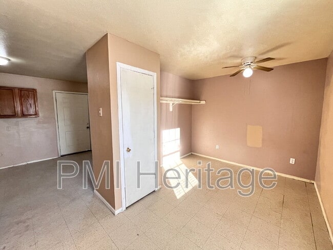 Foto del edificio - 813 E Huntsville Ave