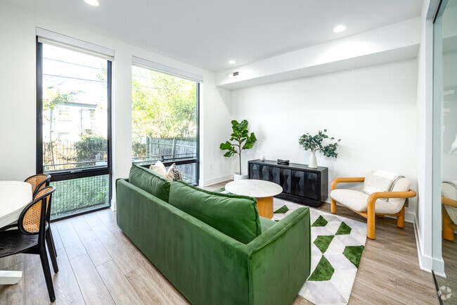 1BR, 1BA - 584SF - Living Room - Bonsai Apartments