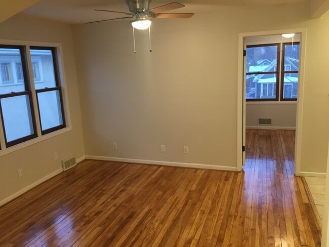 Building Photo - 4230 S 39th Ave