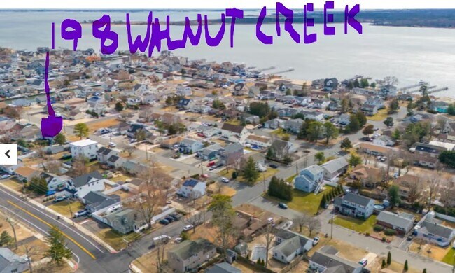 Foto del edificio - 198 Walnut Creek Ln