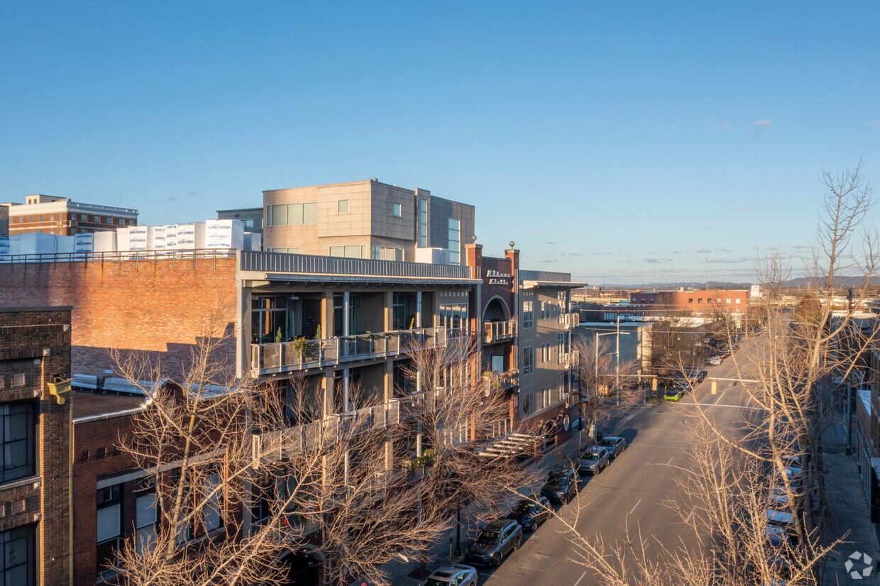 Athens Flatts Apartments in Birmingham, AL